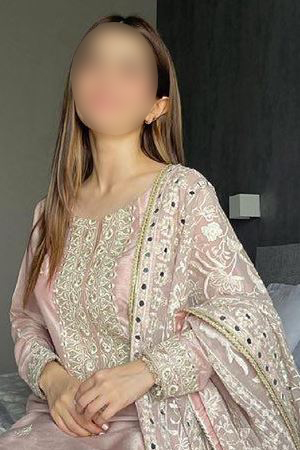 Indian busty brunette AMRITA Paddington W2 24/7 (24 hour) London escorts agency girl
