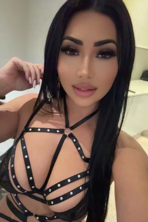 Eastern European busty brunette KIM Mayfair W1 24/7 (24 hour) London escorts agency girl